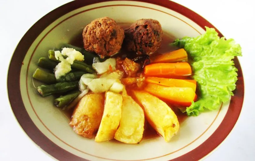 Panduan Menikmati Selat Solo agar Cocok di Lidah: Perhatikan Daging, Kuah, dan Saus