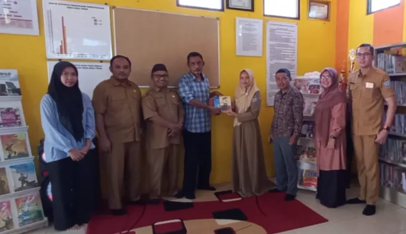 Perpusdes Ceria Juara, Penjabat Kades Tiram Bangga