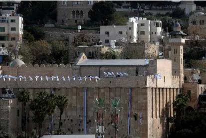 Warga Palestina Merayakan Iduladha di Masjid Ibrahimi di Bawah Pembatasan Israel