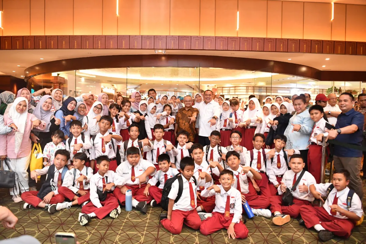 Kemendikdasmen Apresiasi Gerakan Berbagi Sepatu sebagai Wujud Kepedulian bagi Murid Terdampak Bencana