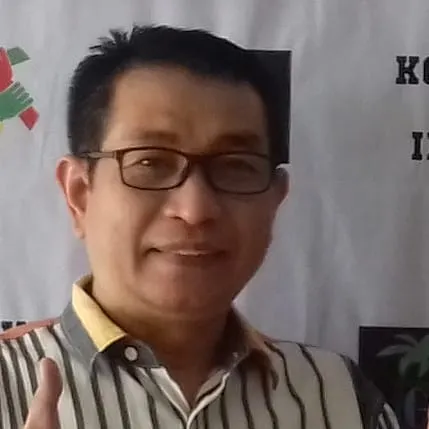 Ahmad Gaus, penyair dan budayawan.