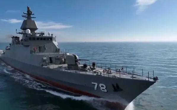 Kapal perang Iran.