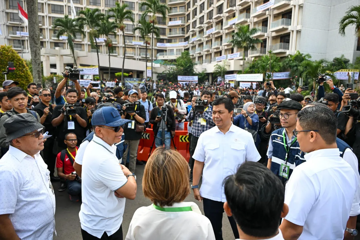 Pemerintah melaksanakan eksekusi pengosongan lahan dan bangunan eks Hotel Sultan di Blok 15 Kawasan Gelora Bung Karno (GBK).