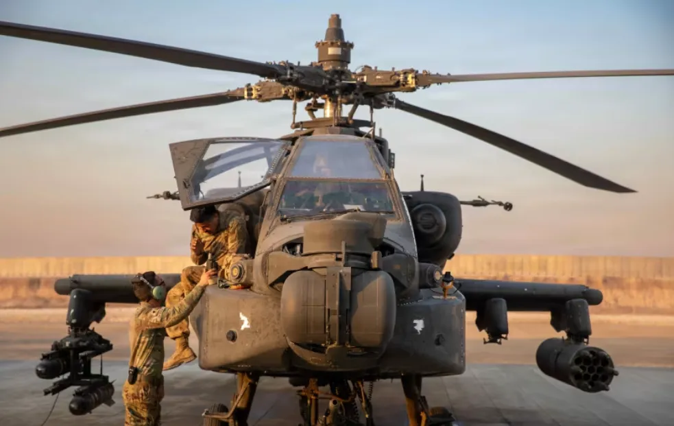 Helikopter Apache milik Angkatan Darat AS.