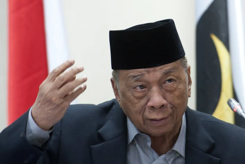 KH. Dr. Amidhan Shaberah, Dewan Pembina Jakarta Islamic School, Jakarta/Komisioner Komnas HAM 2002-2007/Ketua MUI 1995-2015.
