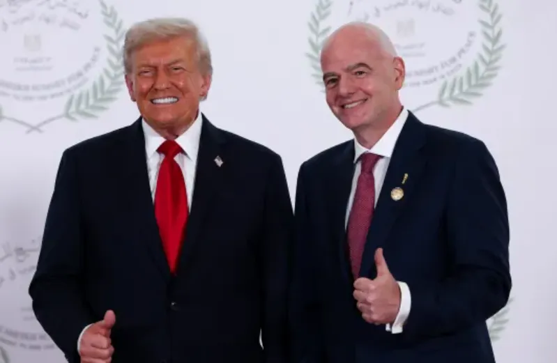 Presiden AS Donald Trump dan presiden FIFA Gianni Infantino dalam sebuah pertemuan puncak.