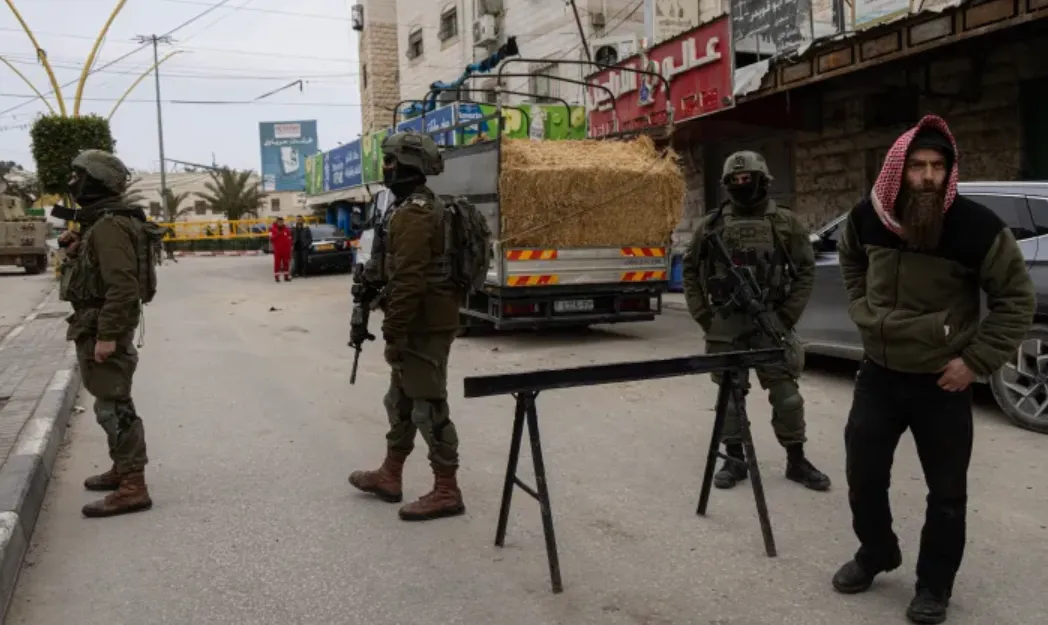 Pos pemeriksaan militer penjajah Zionis Israel di Tepi Barat.