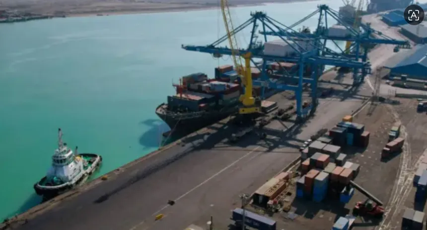 Pelabuhan minyak Basra, Irak.