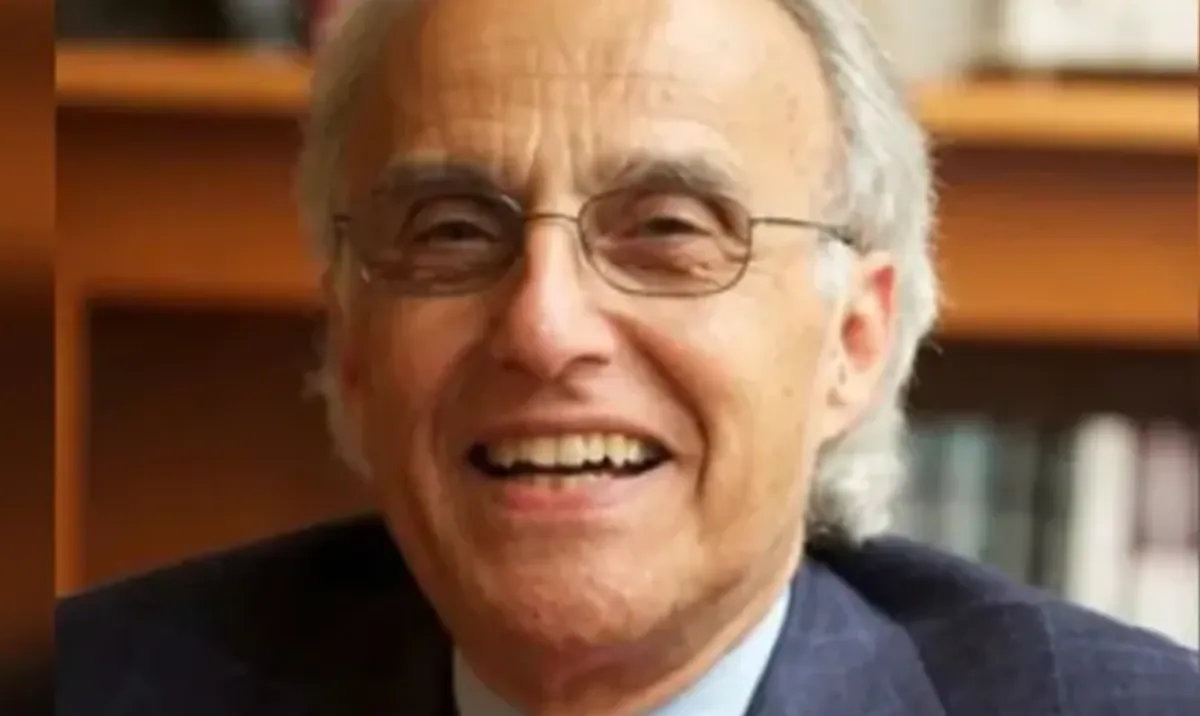 John L. Esposito, cendekiawan tentang Islam dan Timur Tengah.