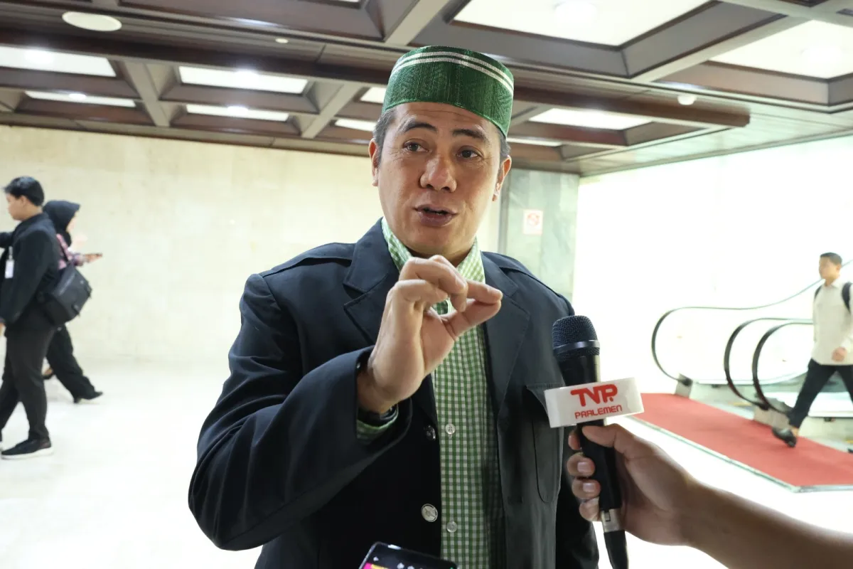 Anggota Komisi I DPR RI Syamsu Rizal, saat diwawancarai Parlementaria di Nusantara II, Senayan, Jakarta, Selasa (21/7/2026).