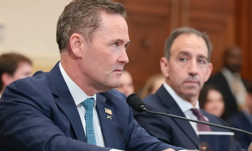 Duta Besar AS untuk PBB Mike Waltz (kiri) berbicara selama sidang Komite Urusan Luar Negeri DPR di Capitol Hill pada 22 Juli 2026.