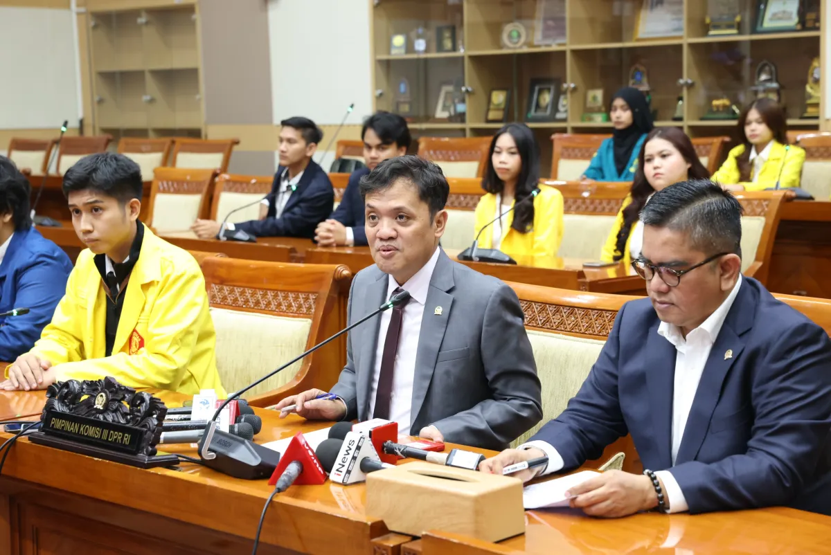 Ketua Komisi III DPR RI, Habiburokhman dalam konferensi pers di Kompleks Parlemen, Senayan, Jakarta, Selasa (14/7/2026).