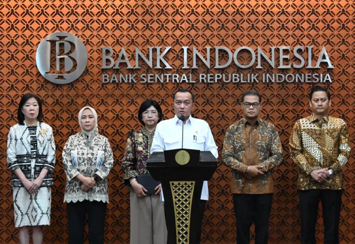 Menteri Sekretaris Negara Prasetyo Hadi menyampaikan, Presiden Prabowo Subianto menerima pengunduran diri Perry Warjiyo.