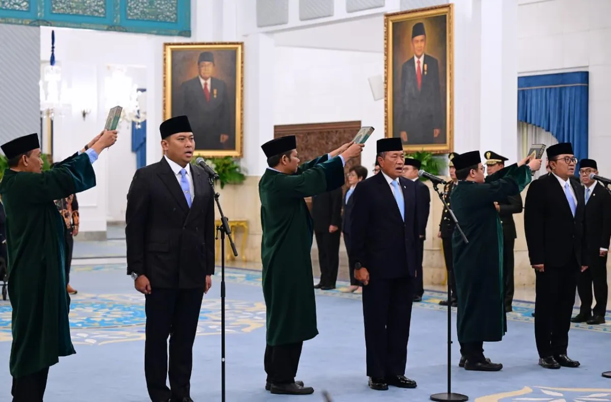 Presiden Prabowo Subianto melantik Gubernur dan Wakil Gubernur Universitas Republik Indonesia.