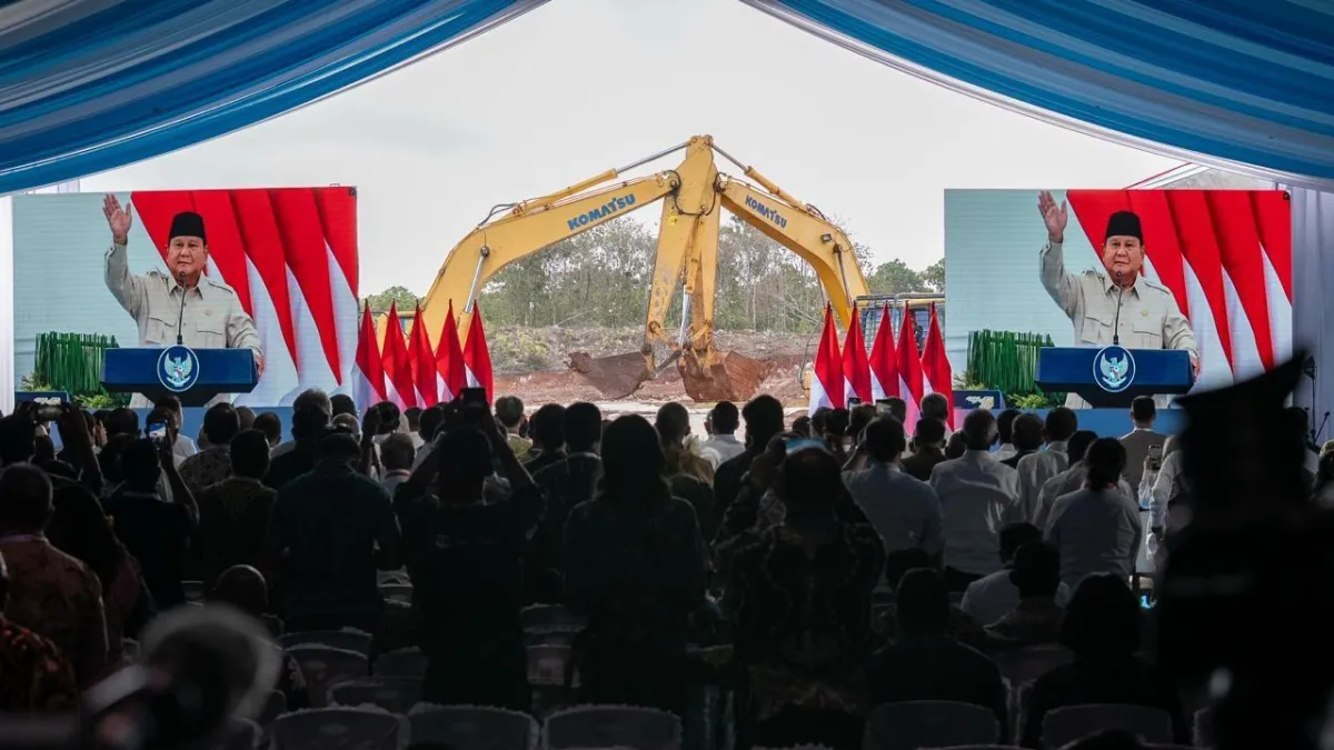 Kepala Negara meresmikan groundbreaking proyek LNG Abadi Masela yang digelar secara hybrid melalui konferensi video dari Istana Merdeka.