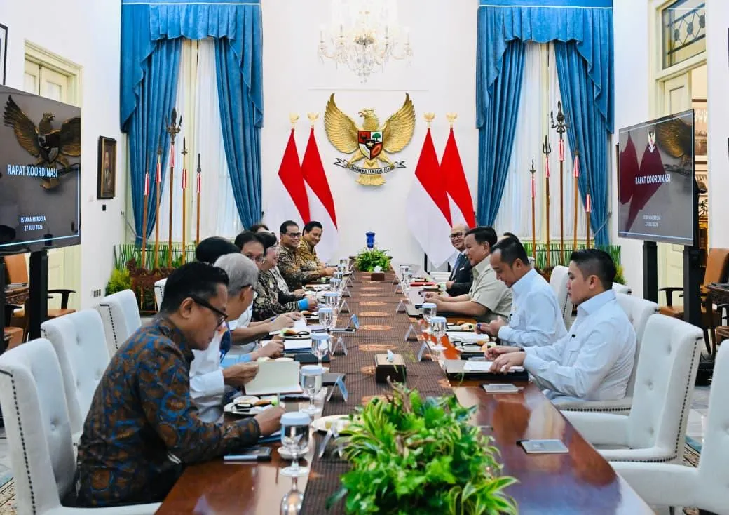 Rapat Presiden bersama jajaran Komite Stabilitas Sistem Keuangan (KSSK) pada Senin, 27 Juli 2026 di Istana Merdeka, Jakarta.