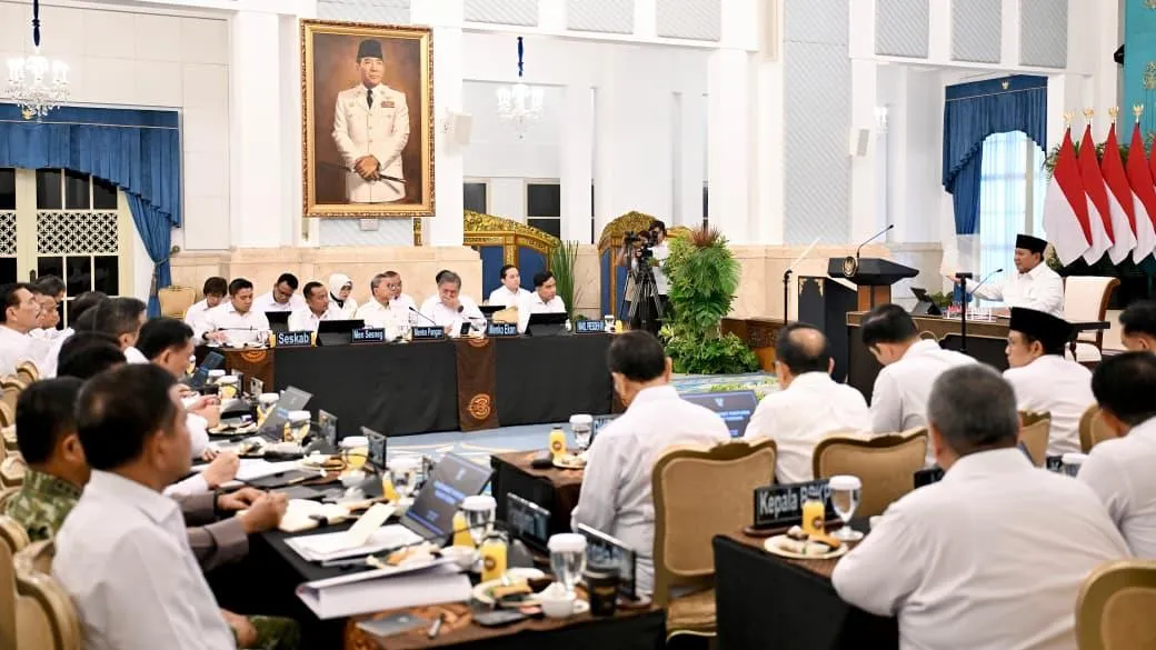 Presiden Prabowo dalam taklimatnya pada Sidang Kabinet Paripurna di Istana Negara, Jakarta, pada Senin (20/07/2026).