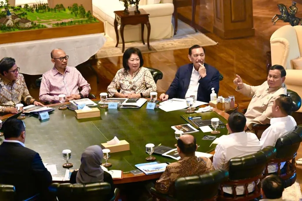 Prabowo dan Dewan Ekonomi Nasional di Hambalang, Kabupaten Bogor, Provinsi Jawa Barat, pada Selasa petang, 14 Juli 2026.