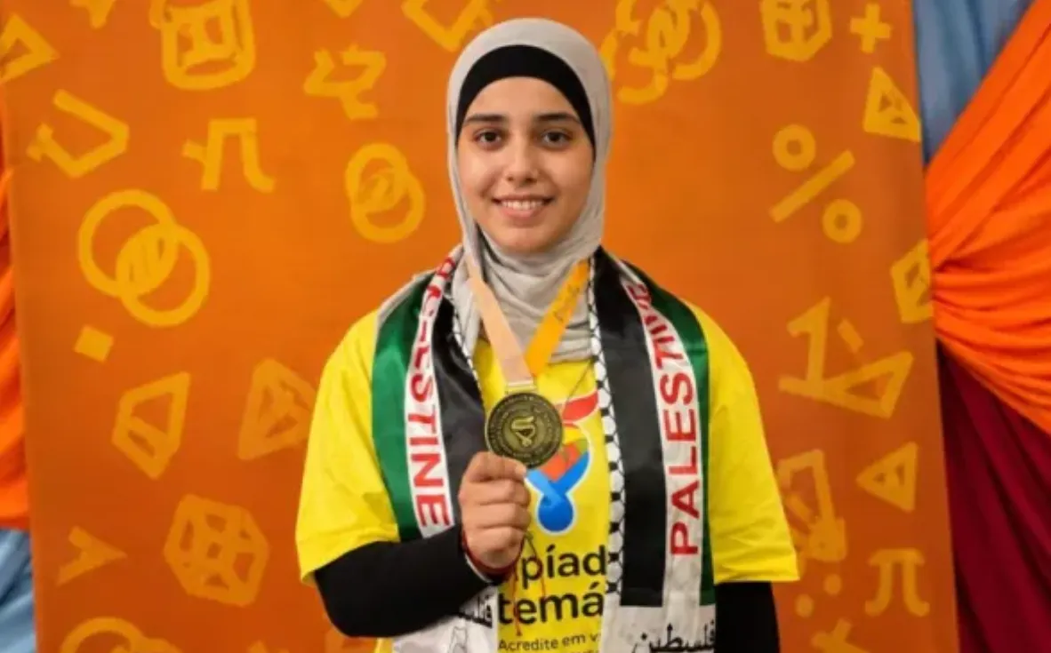 Siswi Palestina, Tala Mohammed Awad, memenangkan medali emas di OMASP 2026 di São Paulo, Brasil, pada Juni 2026.