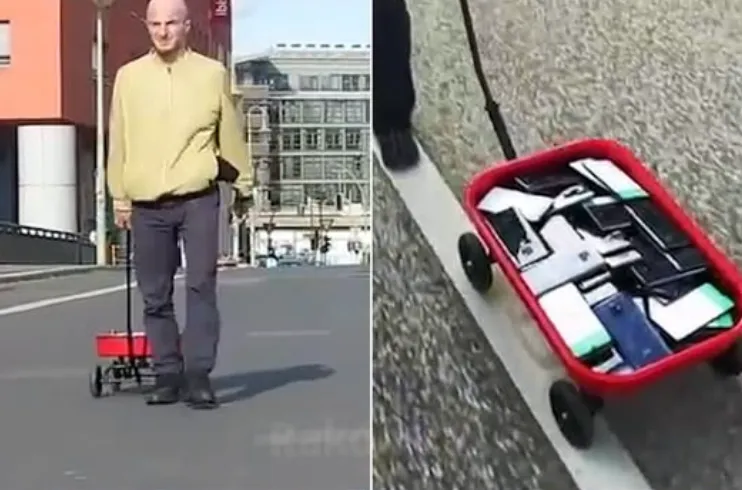 Simon Weckert dan caranya mengecoh Google Maps.