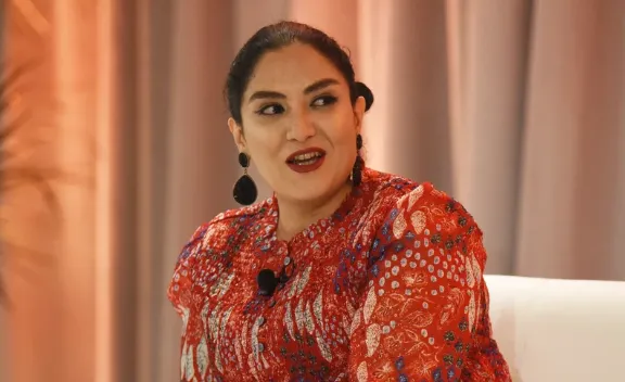 Yalda Moaiery—seorang jurnalis foto ternama.
