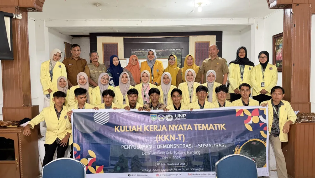 Mahasiswa peserta Kuliah Kerja Nyata (KKN) Tematik Universitas Negeri Padang (UNP).
