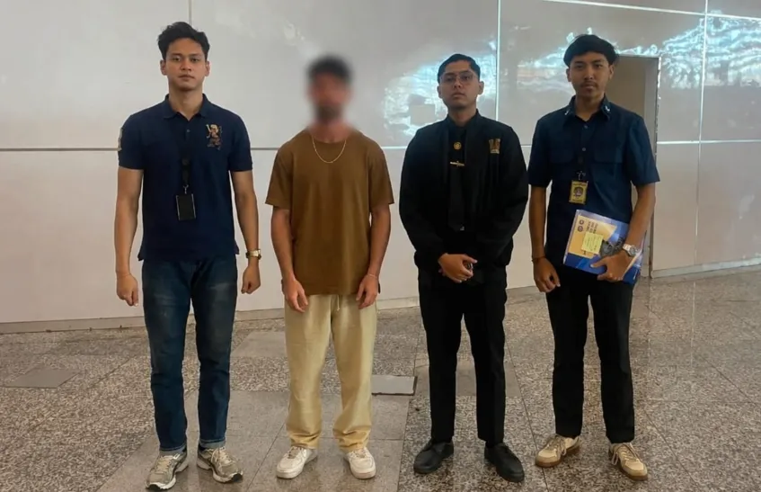 BR (nomor dua dari kiri), pria berkewarganegaraan Lithuania yang ditengarai sebagai pemilik akun media sosial @the.bali.dream.