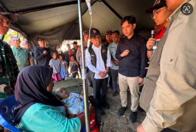 Wapres Gibran berdialog dengan penyintas bencana gempa.