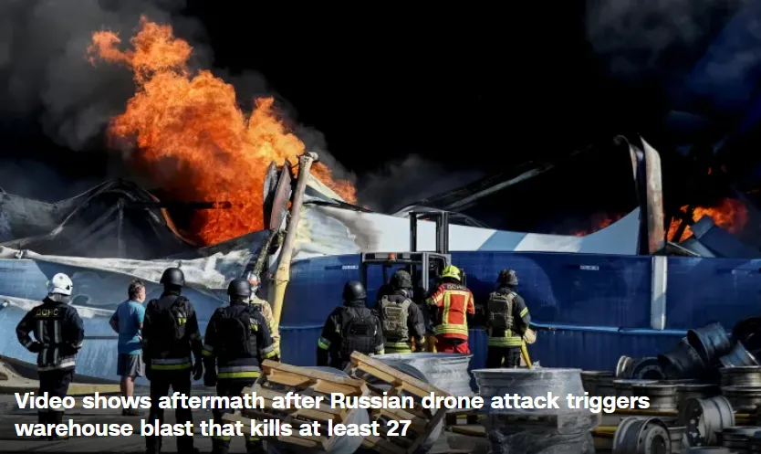 Gudang yang terbakar akibat serangan drone Rusia.