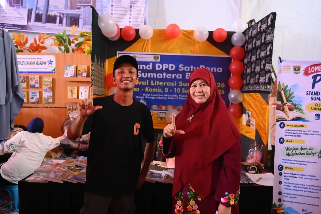 Bunda Literasi Sumatera Barat, Hj. Harneli Bahar.