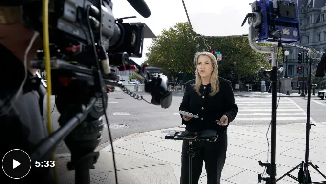Reporter CNN, Betsy Klein.