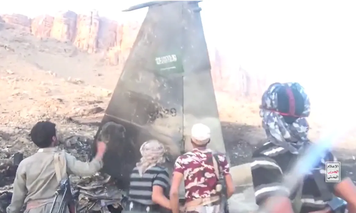 Video Houthi yang diklaim menunjukkan puing pesawat F-15 Arab Saudi.