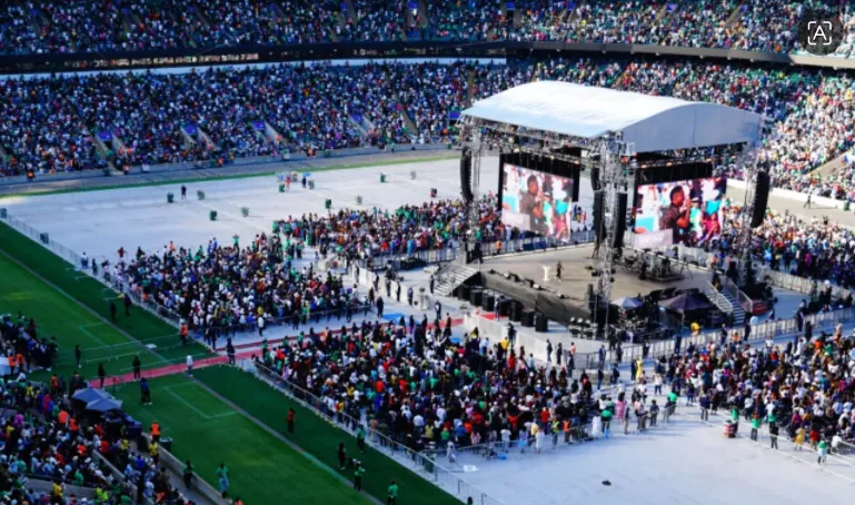 Pendeta Nigeria Jerry Eze menarik ribuan jemaat pada tahun 2024 untuk bergabung dalam doa di Stadion Twickenham di London, Inggris. Kini, dua tahun kemudian, ia akan kembali untuk acara lain di negara itu.