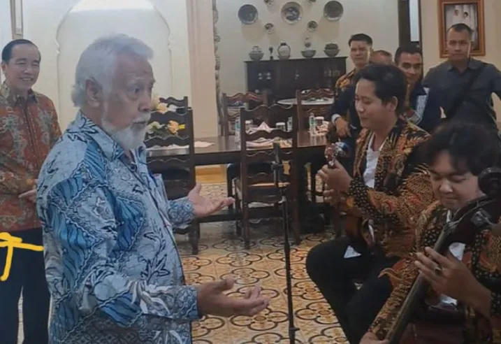 Xanana Gusmao menyanyi di kediaman Jokowi.