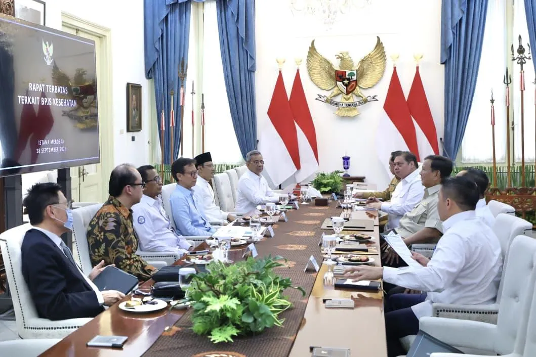 Rapat membahas pelayanan BPJS Kesehatan serta penguatan keuangan program Jaminan Kesehatan Nasional (JKN).