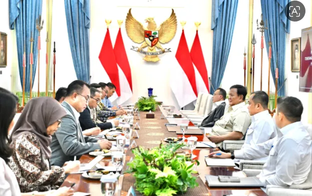 Presiden Prabowo Subianto menerima Menteri Hukum Supratman Andi Agtas beserta sejumlah menteri.