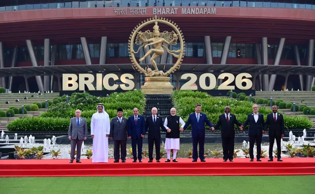 Para pemimpin BRICS berfoto bersama.