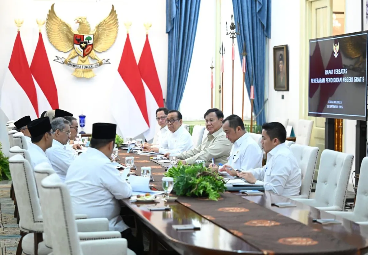 Rapat terbatas yang dipimpin Presiden Prabowo di Istana Merdeka, Jakarta.