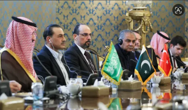 Menhan Arab Saudi Pangeran Khalid bin Salman Al-Saud, Kepala Angkatan Darat Pakistan Jenderal Syed Asim Munir, dan Kepala Intelijen Turki Ibrahim Kalin.