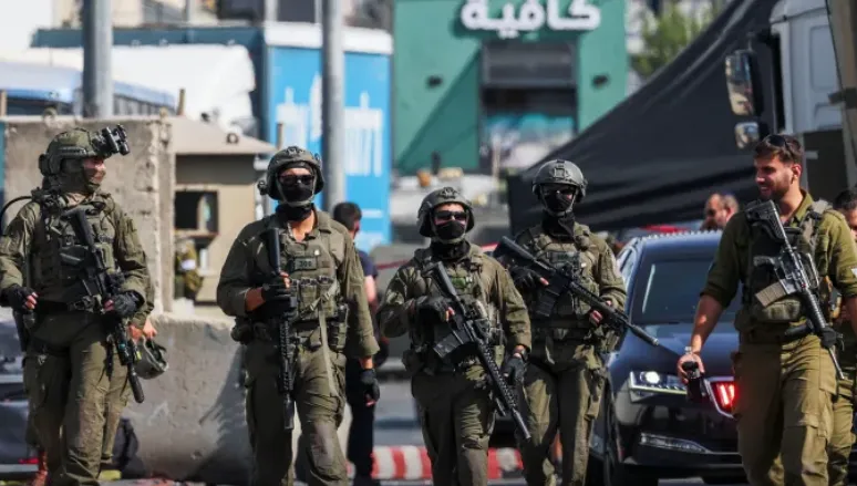 Tentara Zionis Israel di daerah jajahan Tepi Barat, Palestina.