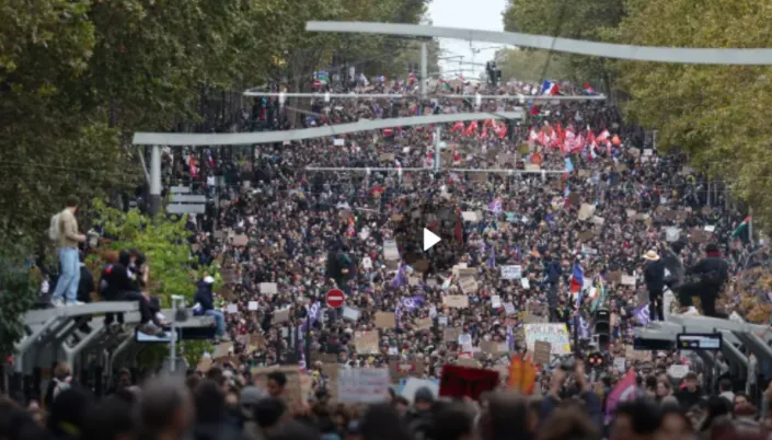 Massa demonstran di Prancis.