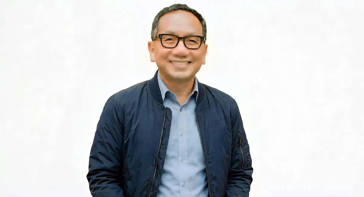 Kolier L. Haryanto, Pendiri Peace Café.