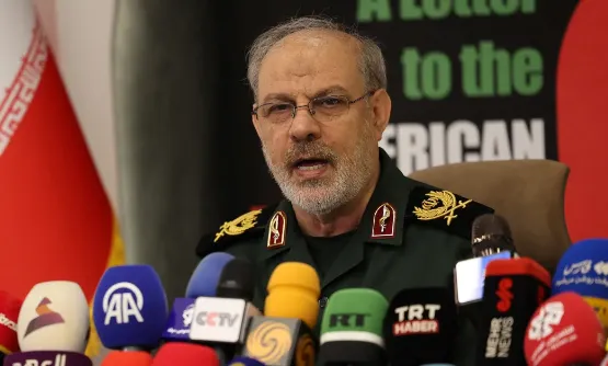 Juru bicara Garda Revolusi Iran, Hossein Mohebbi, berbicara dalam sebuah konferensi pers di Teheran, Iran, pada 29 September.