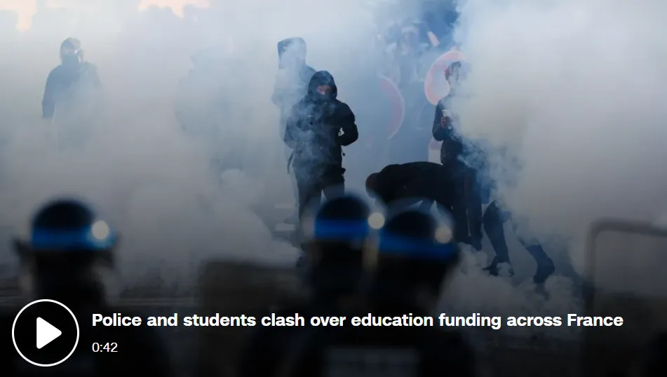 Bentrokan siswa vs polisi Prancis.