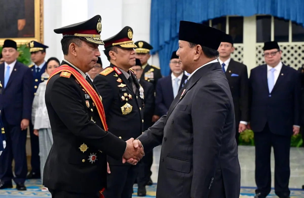 Jenderal Polisi Listyo Sigit Prabowo memperoleh Bintang Mahaputera Adipurna.