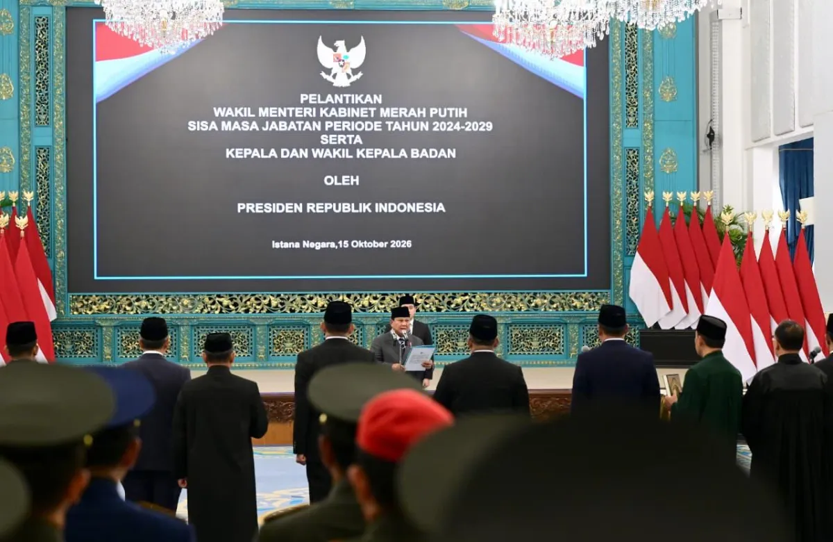 Presiden Prabowo memimpin pengucapan sumpah janji jabatan para pejabat yang dilantik.