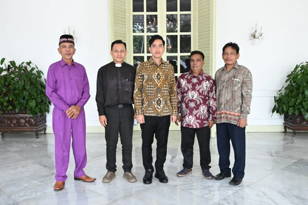 Perwakilan jemaat Gereja Kristen Protestan Indonesia (GKPI) Rajeg di Istana Wakil Presiden, Jakarta, Rabu.