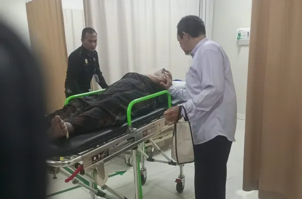Abu Bakar Ba’asyir di dalam IGD (Foto: Istimewa).