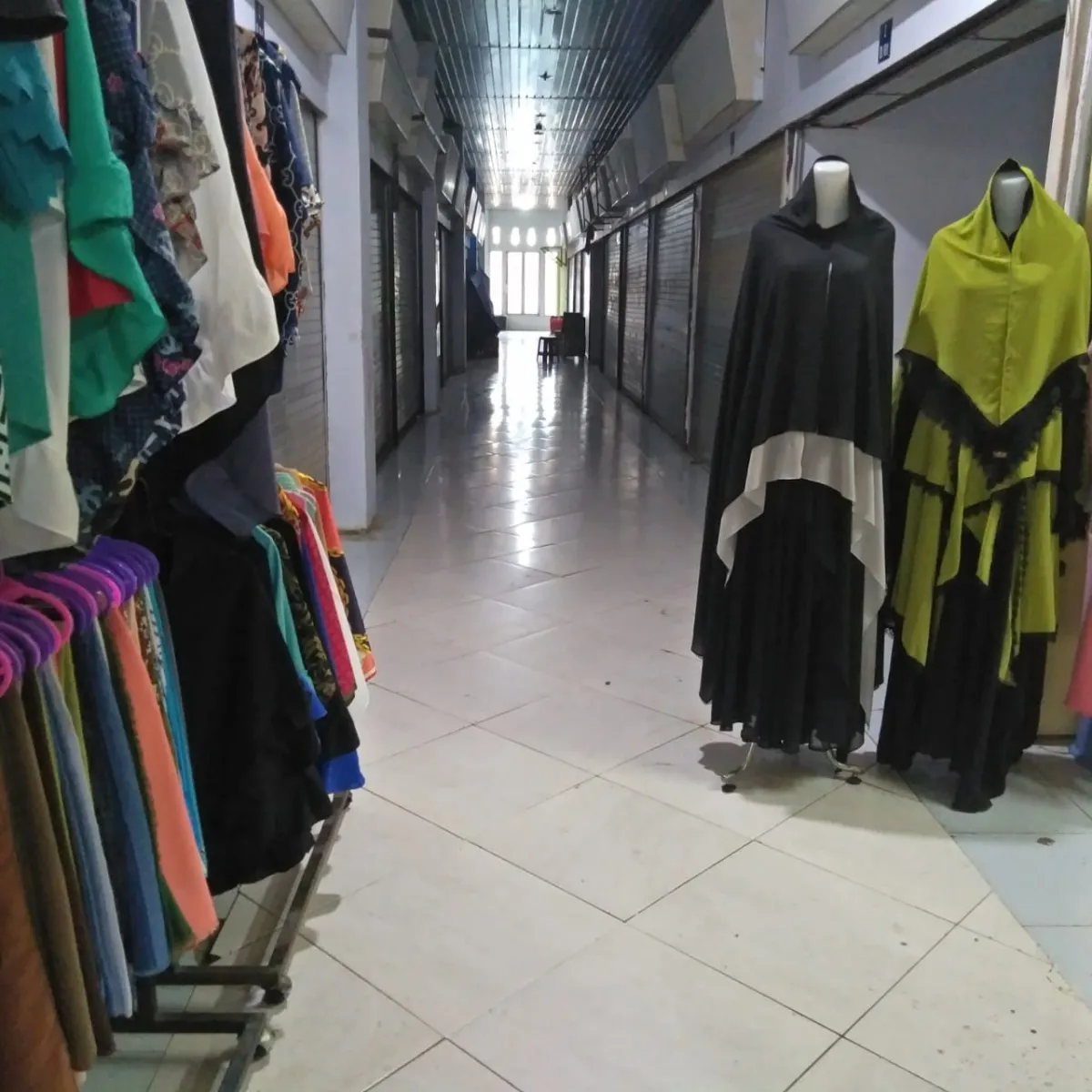 Pasar Baru Kendari: Dari Ramainya Aktivitas hingga Sepinya Pedagang dan Kerugian