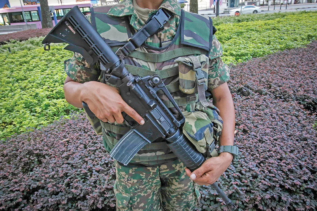 Pendekatan Holistik dalam Menangkal Terorisme di Malaysia